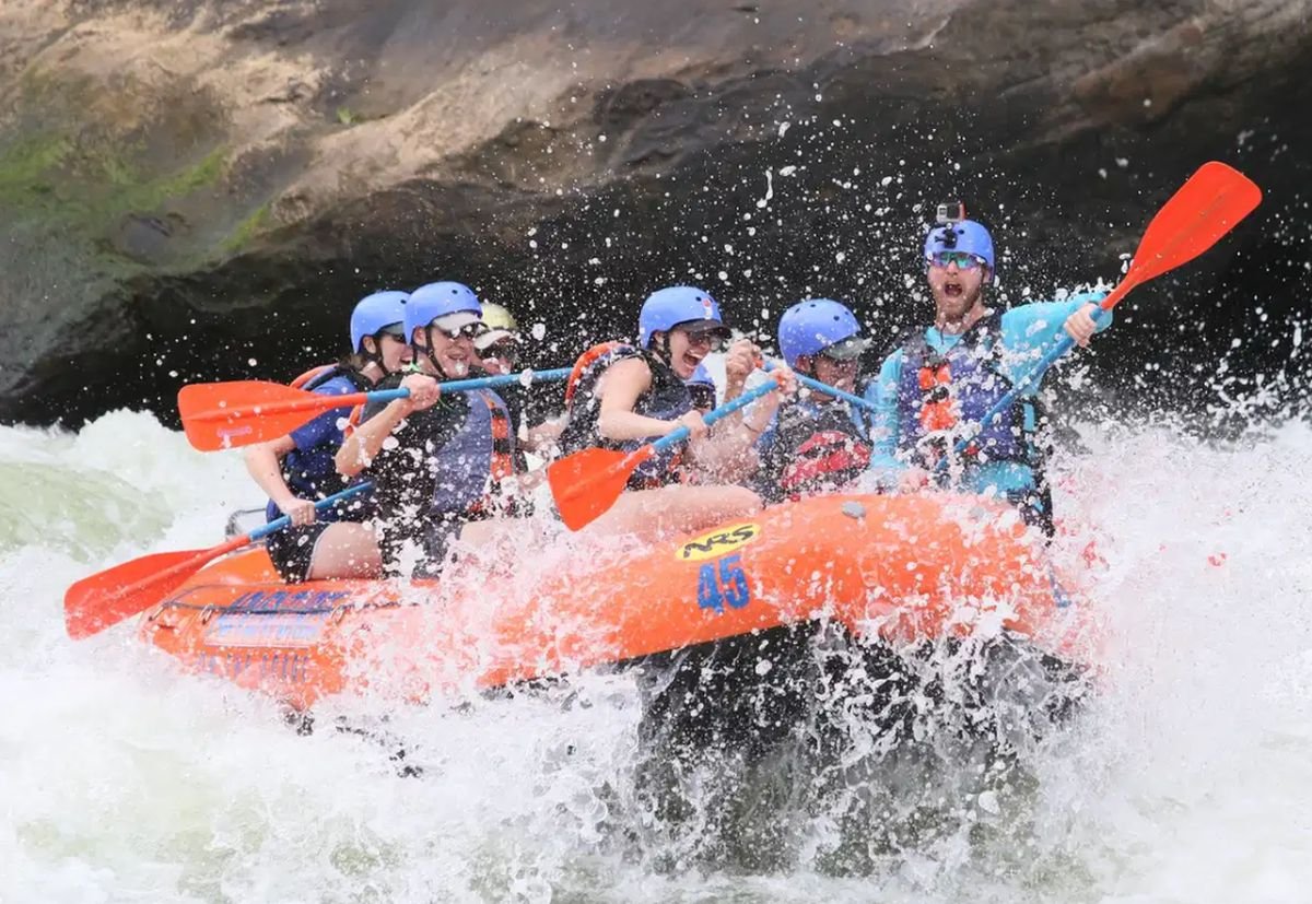 10 Km rafting in Rishikesh from Phoolchatti to Neem Beach with Grade II rapids
