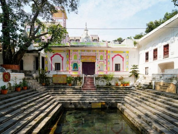 Raghunath Temple Explained: Old Rishikesh’s Living Shrine