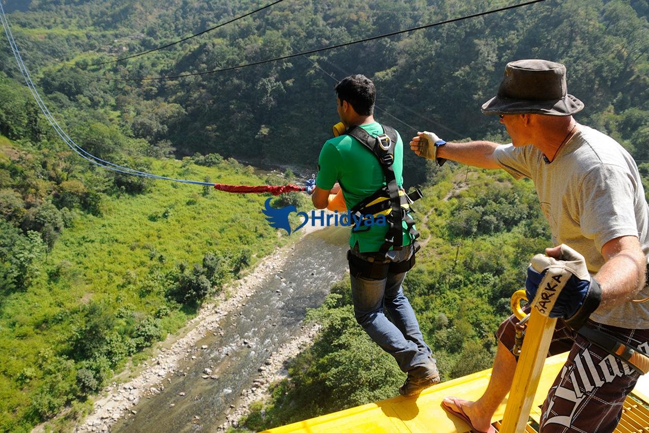 Giant Swing at Mohan Chatti valley in Rishikesh suspended above a deep gorge